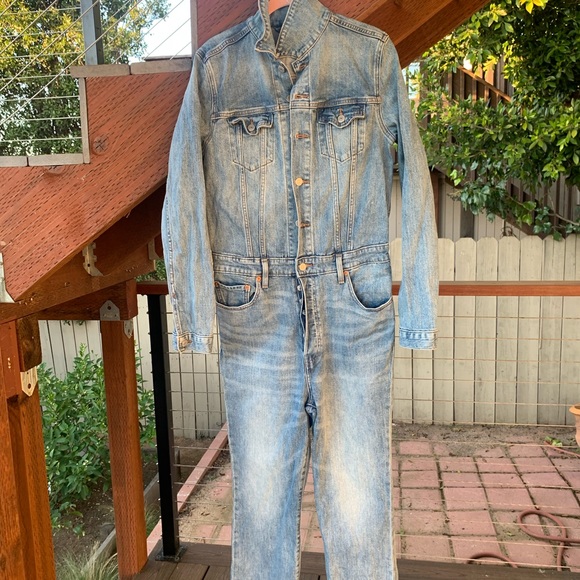 Levi’s jumpsuit in EUC! - Picture 4 of 6